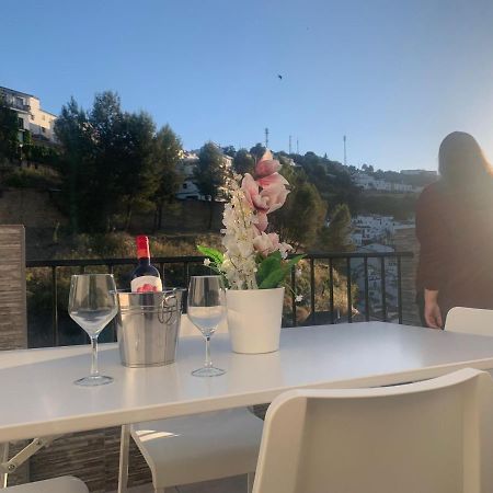 דירות Setenil De Las Bodegas El Balcon De La Roca מראה חיצוני תמונה