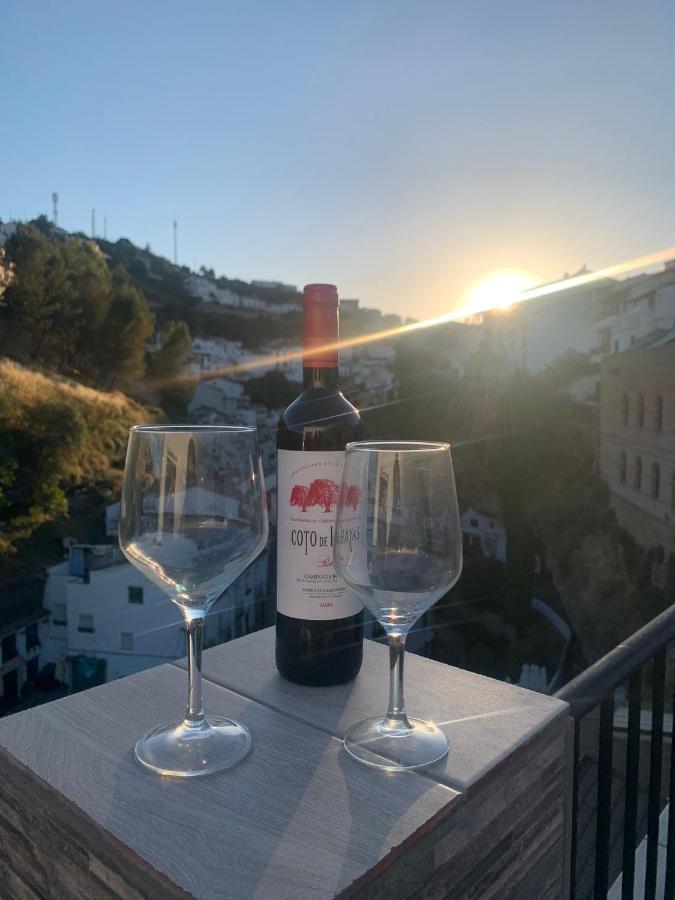 דירות Setenil De Las Bodegas El Balcon De La Roca מראה חיצוני תמונה